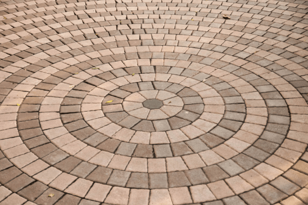 Circle block paving driveway design